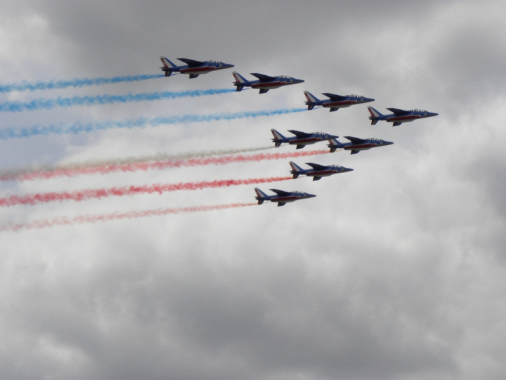 Le Mans 2011: Kurz vor dem Start der Gruß der französischen Luftwaffe mit Alfajets.