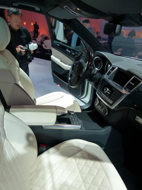 Mercedes-Benz M-Klasse: Das Fahrwerk hält mehr aus als der Fahrer ...