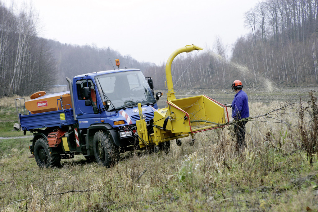 Mercedes-Benz zeigt Unimog auf der ''Demopark 2011''