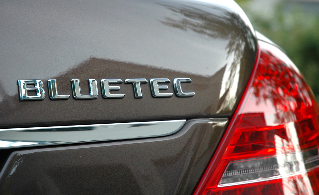 Mercedes S350 Bluetec: Der Name steht für umweltschonendere Effizienz. 