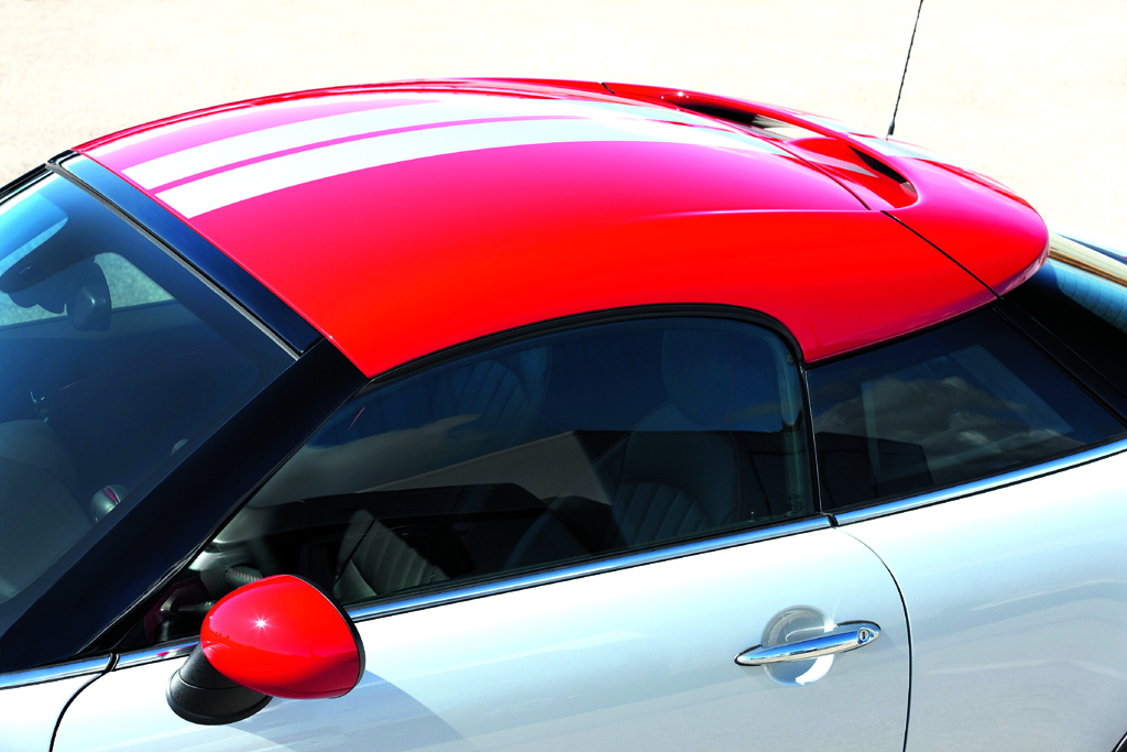Mini Coupé: Der Spoiler an der Kante hinten ist ins Dach integriert. 