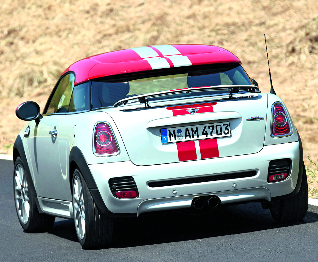 Mini Coupé: Heck-/Seitenansicht der Serienversion. 