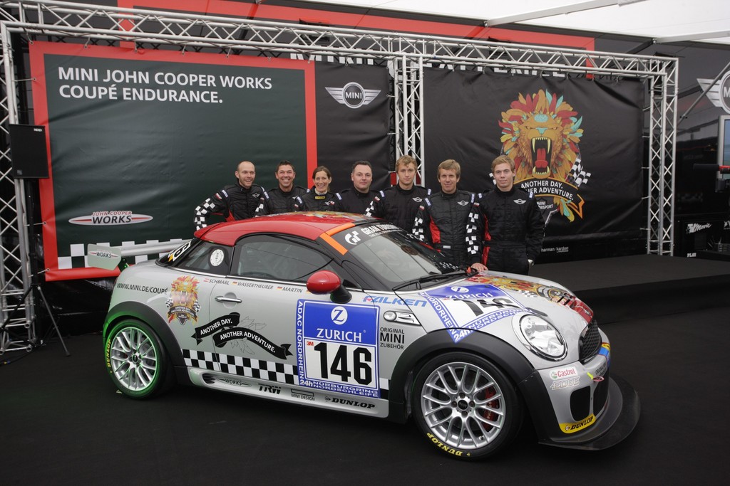Mini Coupé feiert Weltpremiere auf dem Nürburgring