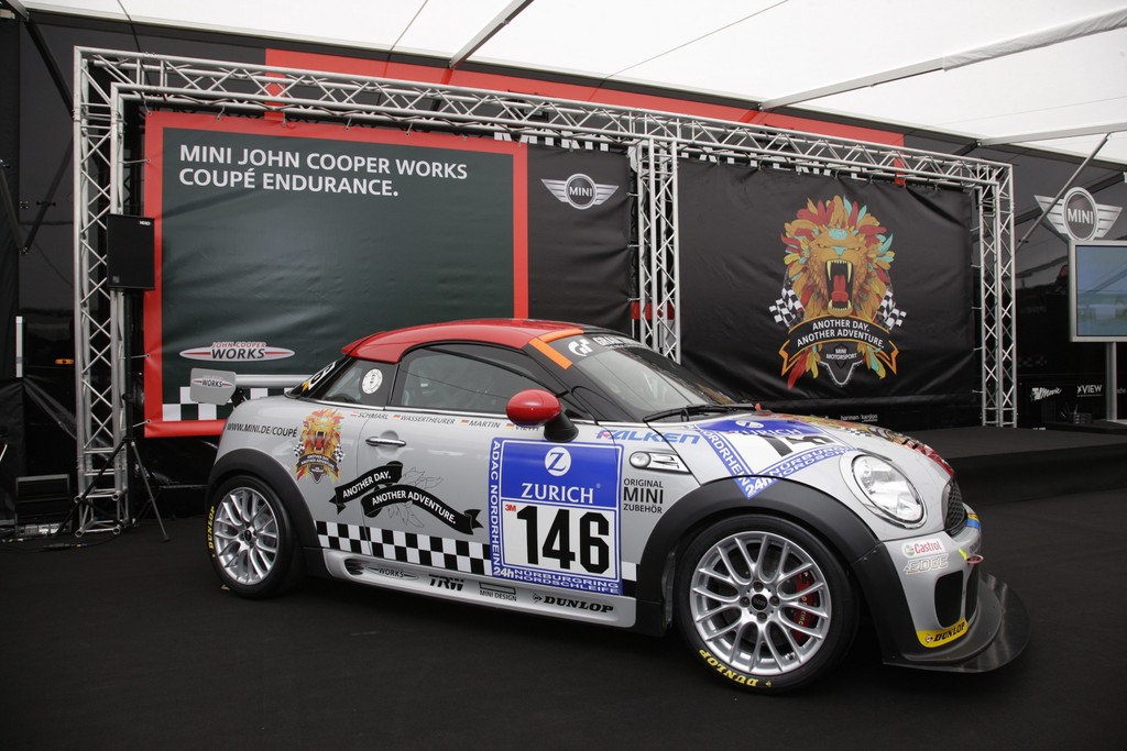 Mini Coupé feiert Weltpremiere auf dem Nürburgring