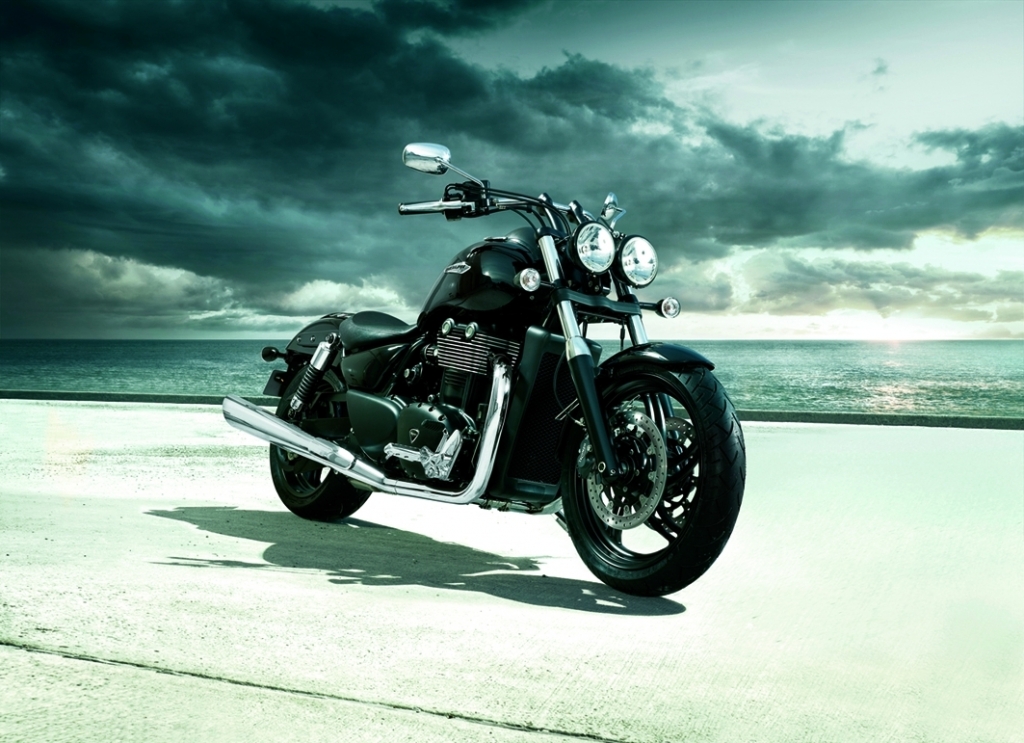Motorradfahrbericht Triumph Thunderbird Storm: Hubraum durch nichts zu ersetzen