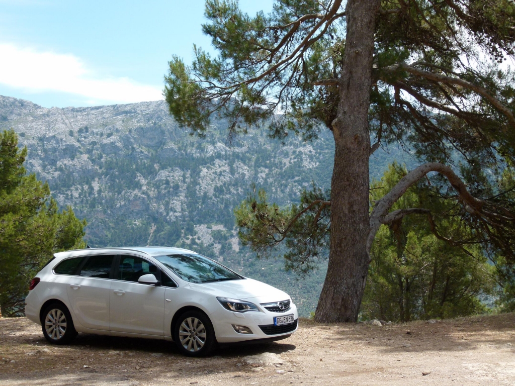 Opel Astra Sports Tourer & Opel Meriva: So kommt die Familie wieder auf Kurs