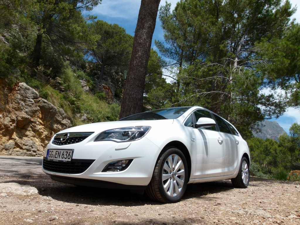 Opel Astra Sports Tourer & Opel Meriva: So kommt die Familie wieder auf Kurs