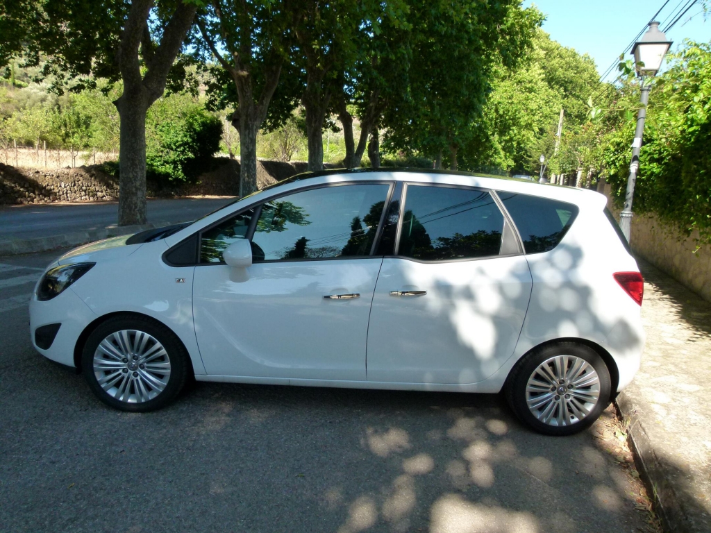 Opel Astra Sports Tourer & Opel Meriva: So kommt die Familie wieder auf Kurs