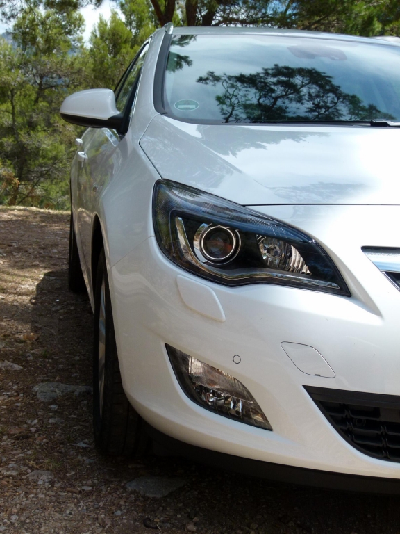 Opel Astra Sports Tourer & Opel Meriva: So kommt die Familie wieder auf Kurs