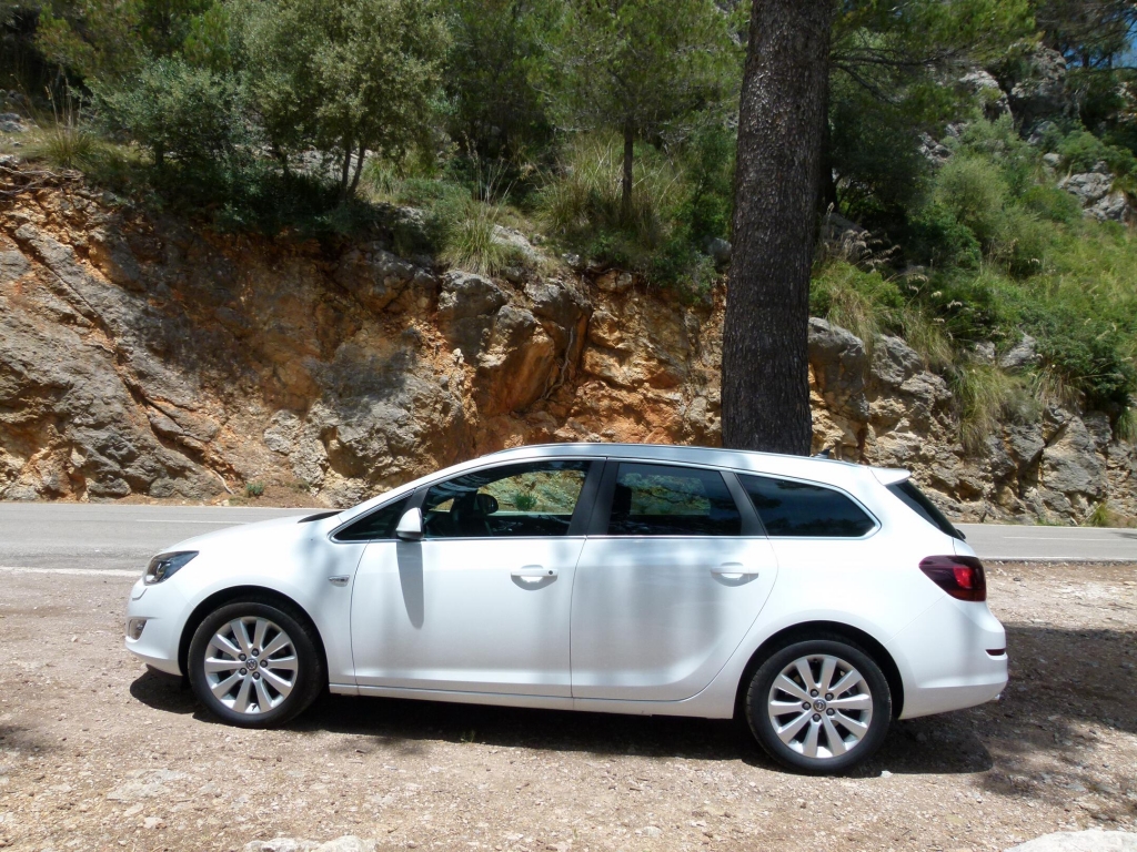 Opel Astra Sports Tourer & Opel Meriva: So kommt die Familie wieder auf Kurs