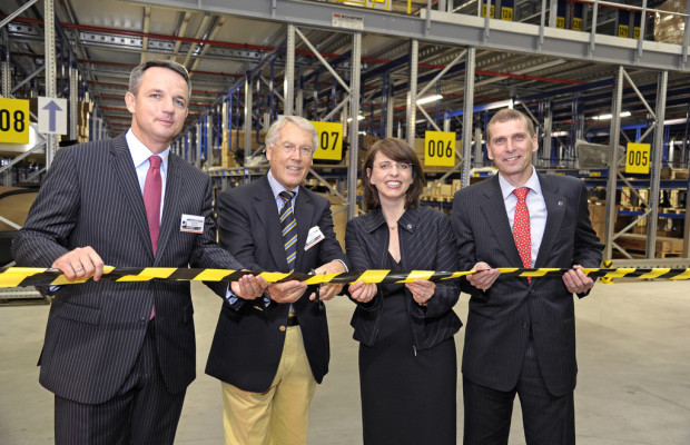 Opel-Partner Dello eröffnet neues Logistikzentrum