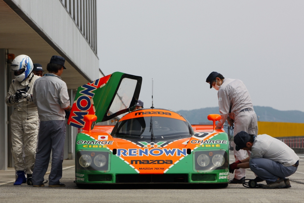 Patrick Dempsey steuert restaurierten Mazda 787B