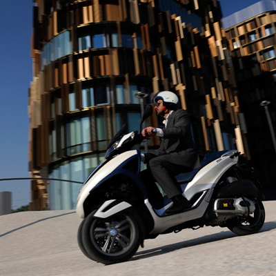 Piaggio MP3 YOUrban 300 LT: Junger Stadtflitzer auf drei Rädern