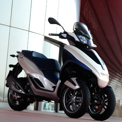 Piaggio MP3 YOUrban 300 LT: Junger Stadtflitzer auf drei Rädern