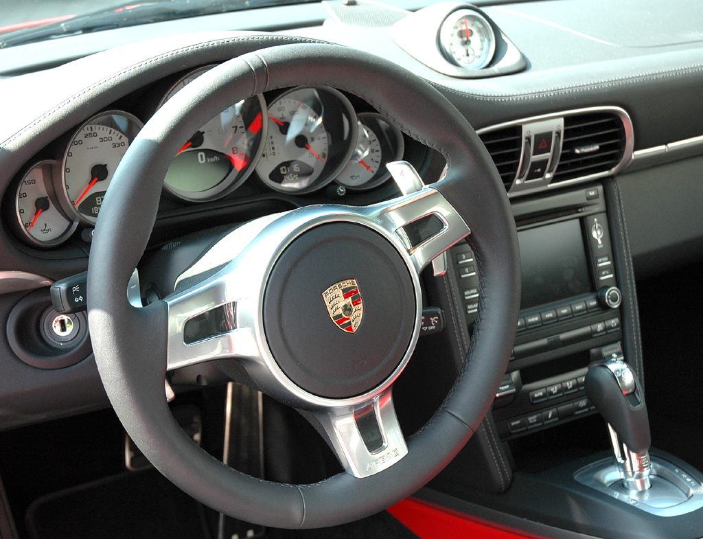 Porsche 911 Carrera 4S Coupé: Blick ins Cockpit. 