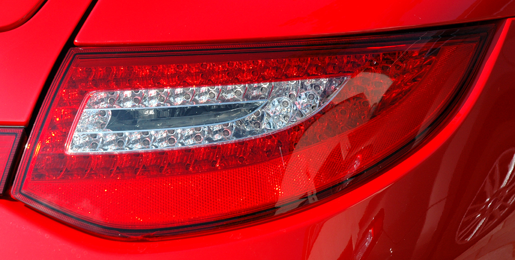 Porsche 911 Carrera 4S Coupé: Moderne LED-Rückleuchteneinheit. 