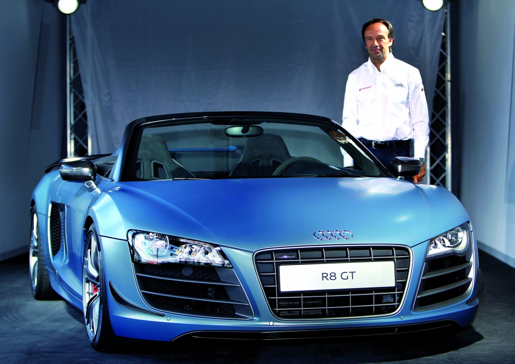 Rennfahrer Marco Werner am neuen Audi R8 GT Spyder