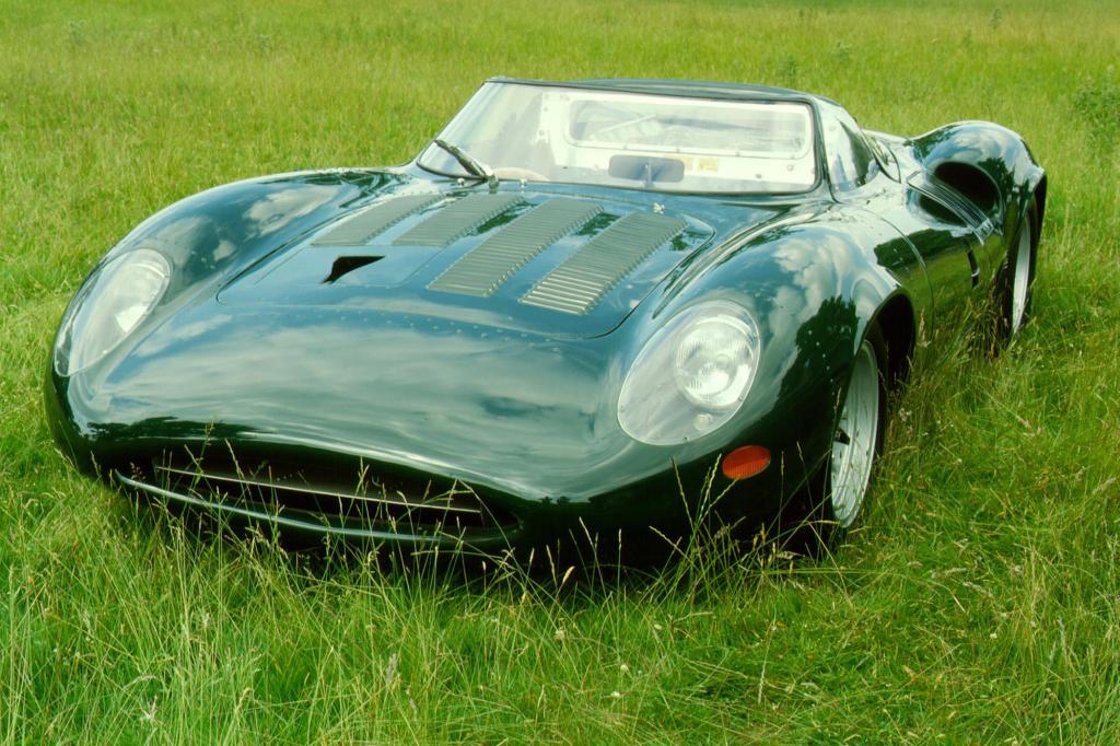 Schon 1965 zeigte Jaguar einen Prototypen des V12-E-Type