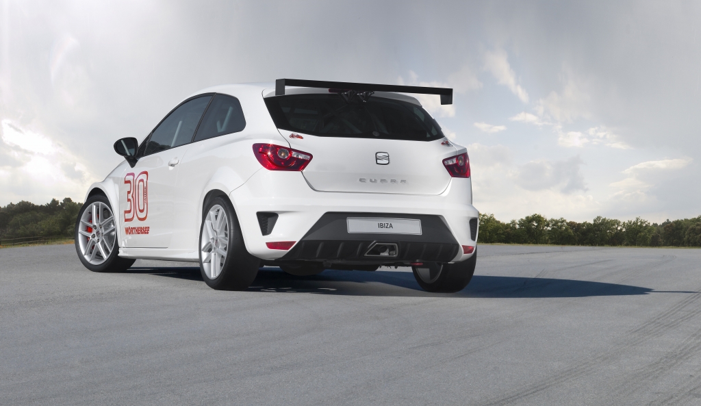 Seat präsentiert PS-starke Boliden beim GTI-Treffen 2011