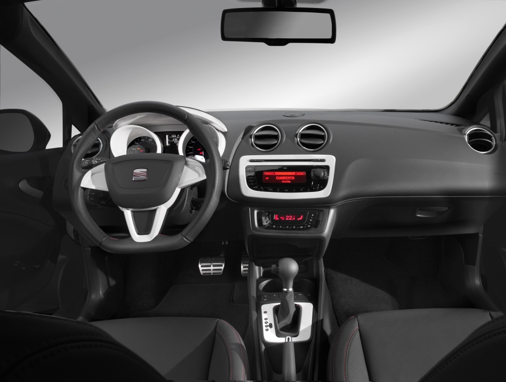 Seat präsentiert PS-starke Boliden beim GTI-Treffen 2011