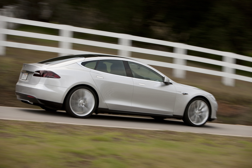 Tesla S - Mehr Charakter für die E-Limousine