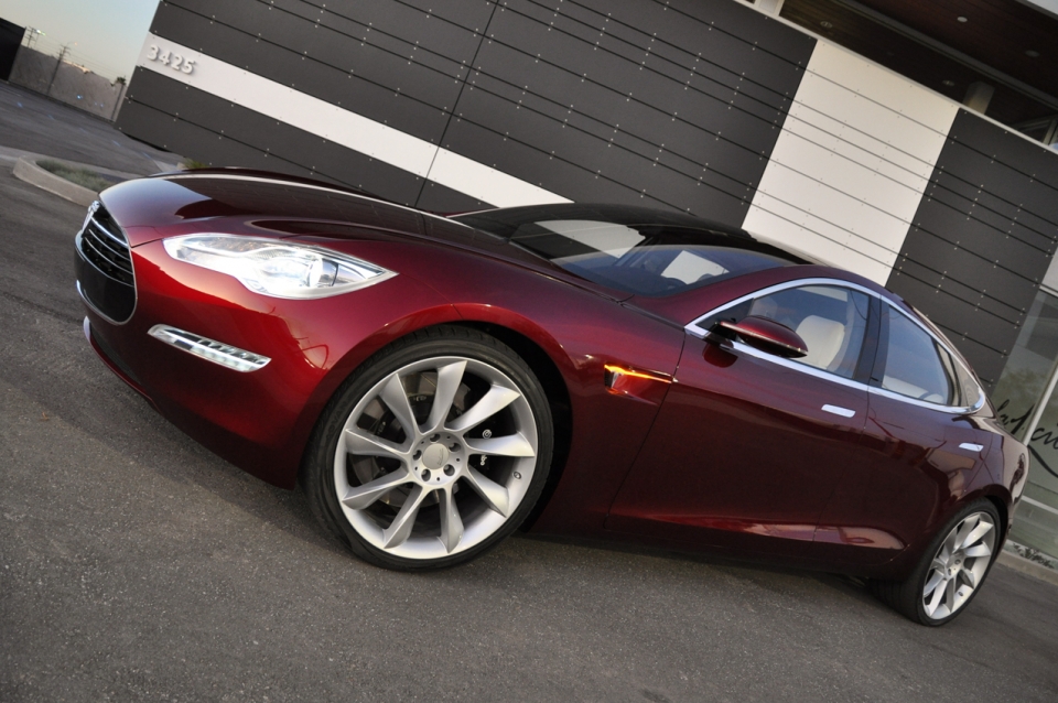 Tesla S - Mehr Charakter für die E-Limousine