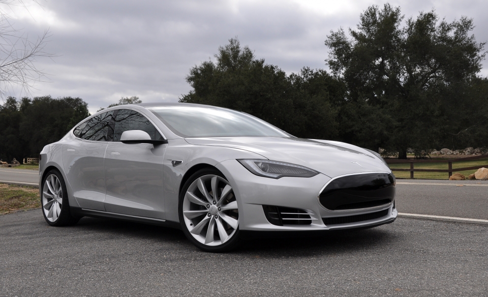 Tesla S - Mehr Charakter für die E-Limousine