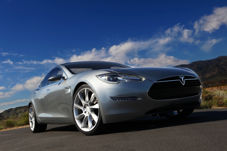 Tesla S - Mehr Charakter für die E-Limousine