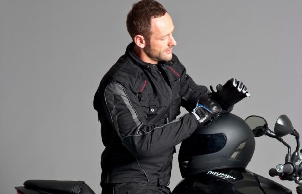 Triumph Motorradkleidung - Rockig und trocken