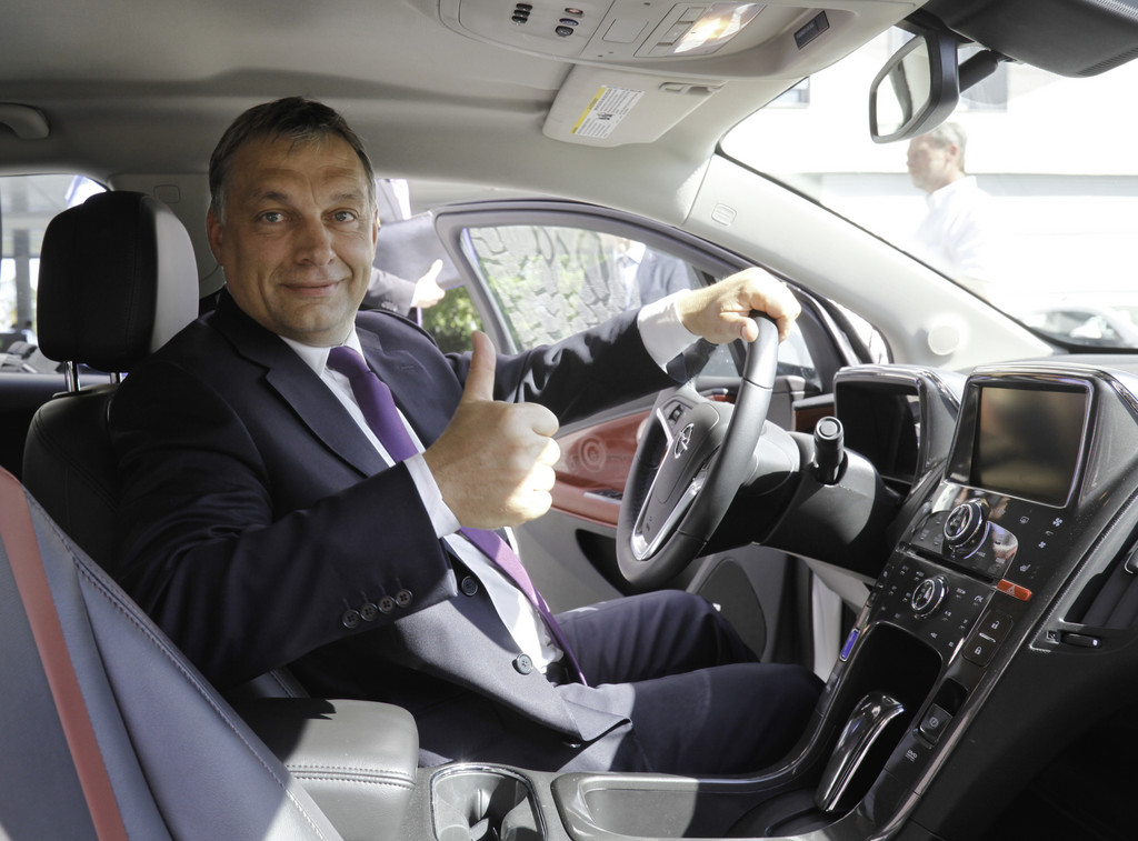 Ungarns Ministerpräsident Orbán zu Gast bei Opel