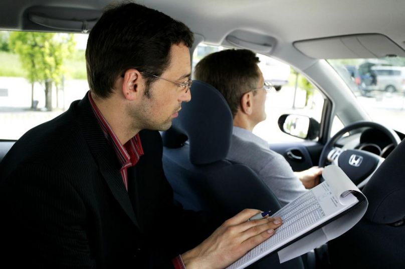 Urteil: Theoretische Fahrprüfung nur in elf Fremdsprachen möglich