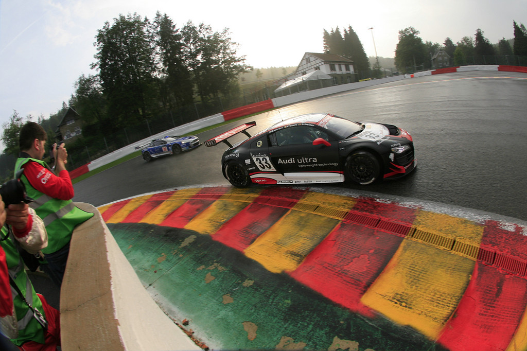 24-Stunden von Spa: 2 Audi R8 LMS in den Top Ten.