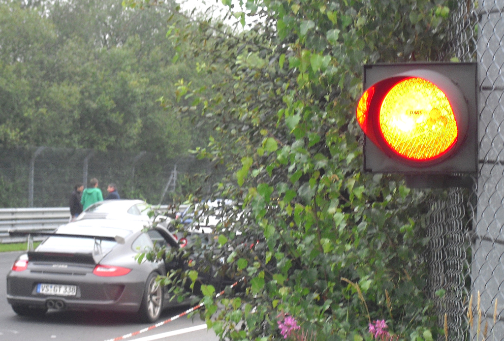 Auch auf der Nordschleife gilt: Sicher ist sicher. 