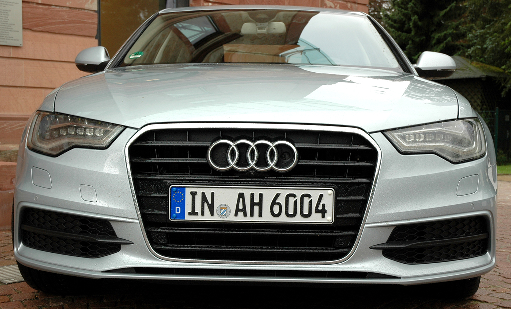 Audi A6 Hybrid: Blick auf die Frontpartie des gehobenen Mittelklasse-Modells. 