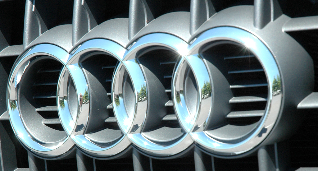 Audi Q3: Die Markenringe sitzen vorn im oberen Teil des Kühlergrills.