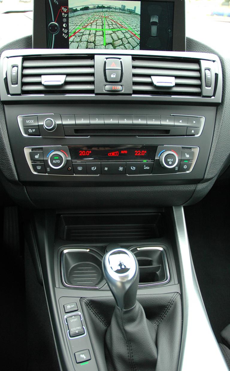 BMW 1er: Blick auf den mittleren Armaturenträger. 
