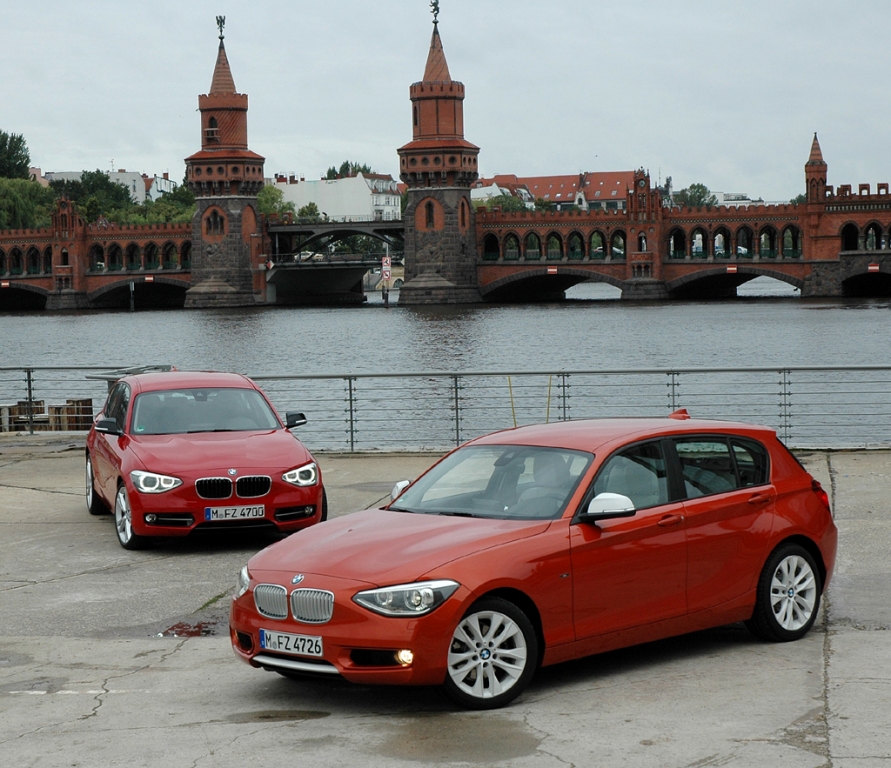 BMW 1er, hier als Urban Line vorn und als Sports Line hinten.