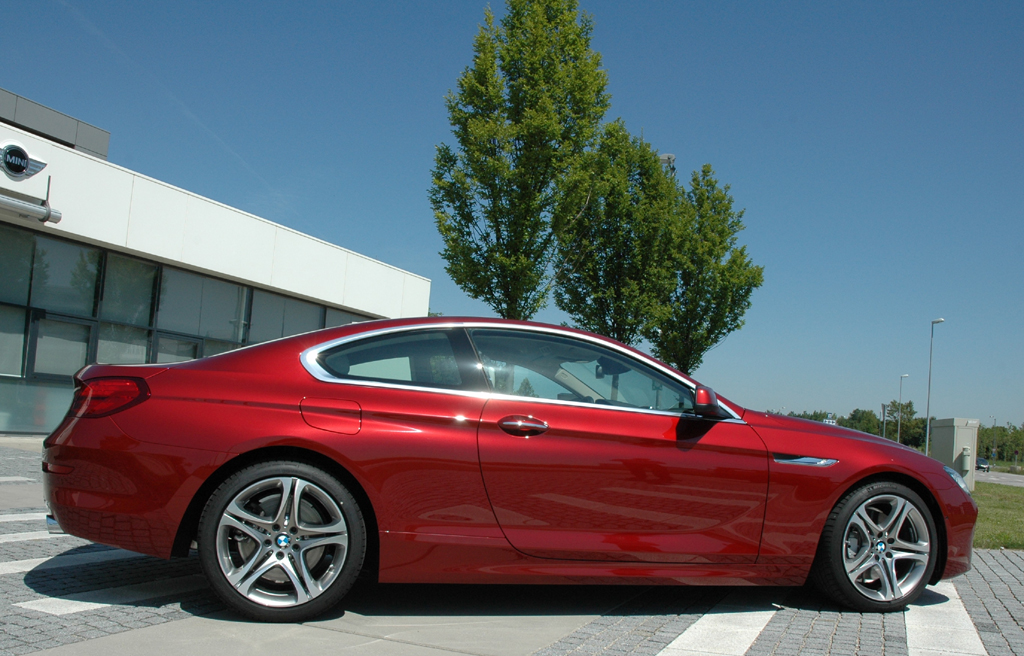 BMW 6er-Coupé: Die Neuauflage ist länger, breiter und baut flacher. 