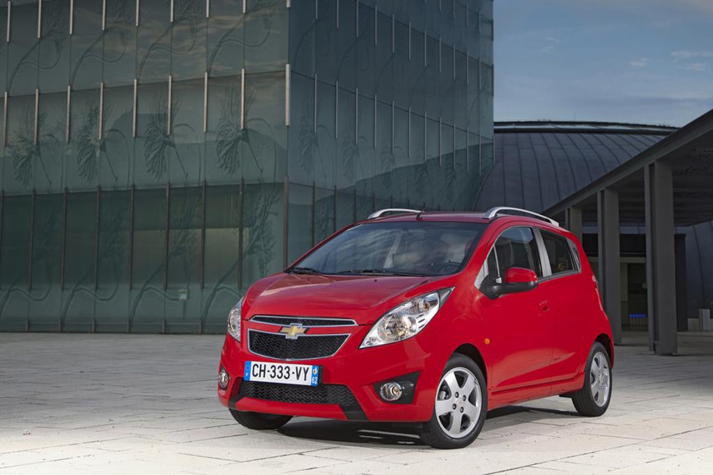 Der Chevrolet Spark glänzt mit einem Einstiegspreis von 9 140 Euro. 