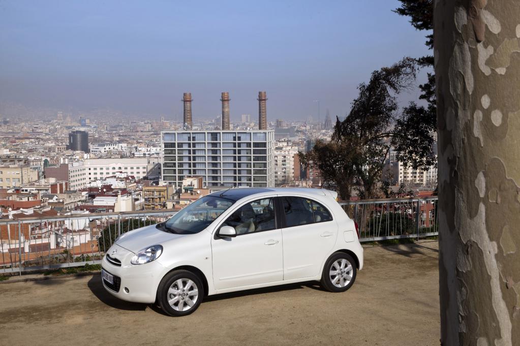 Der Motor des Nissan Micra ist eine komplette Neukonstruktion, ein Dreizylinder-Hightech-Benziner mit 1,2 Liter Hubraum und 80 PS. 