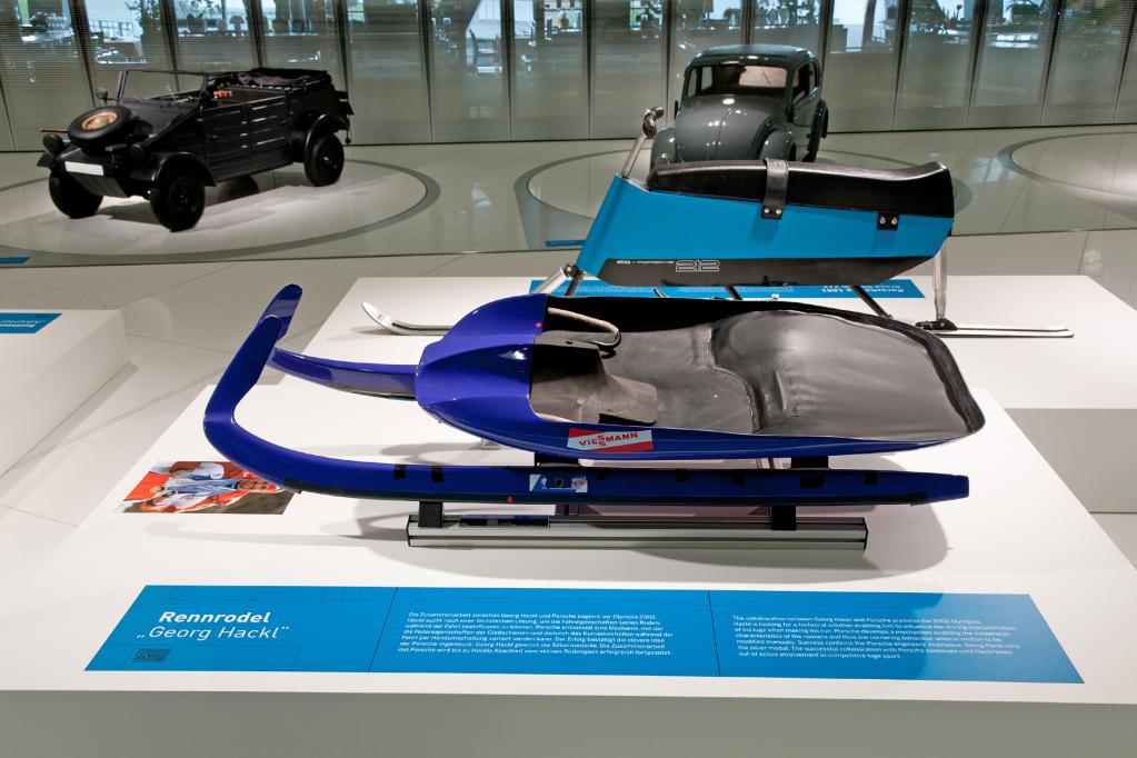 Der Rennschlitten von Georg Hackl, mit dem er 2002 die olympische Silbermedaille gewann wurde von den schwäbischen Ingenieuren entwickelt. 