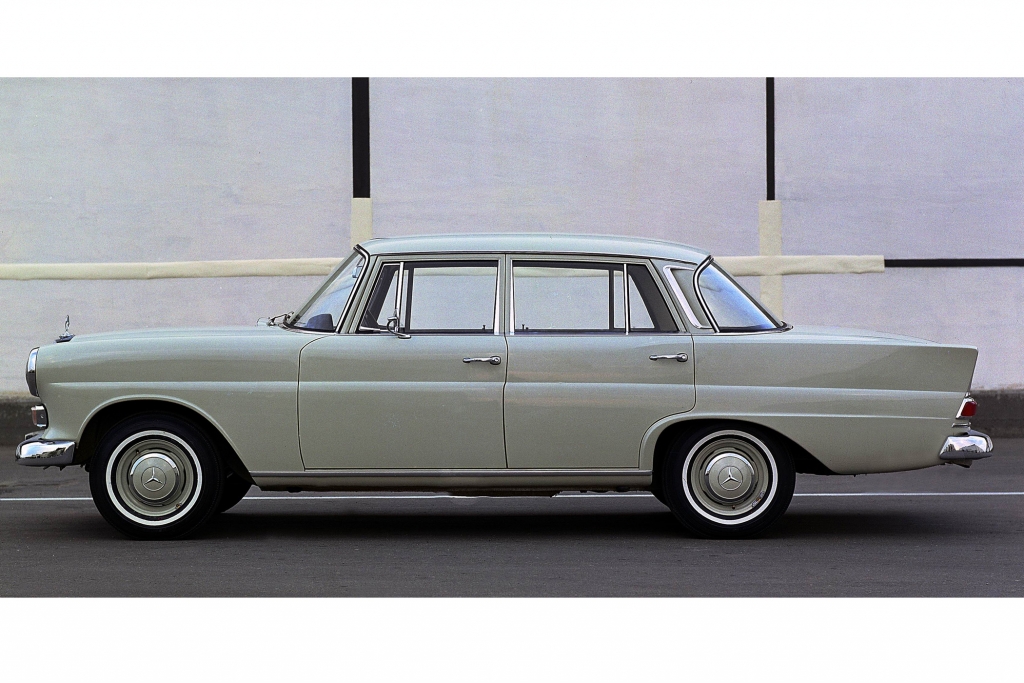 Die Heckflossen geben diesem Mercedes seinen Beinamen.