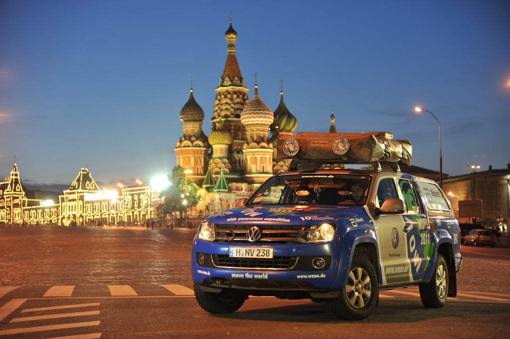 Die Move the World Aids Awareness Expedition auf dem Roten Platz in Moskau.