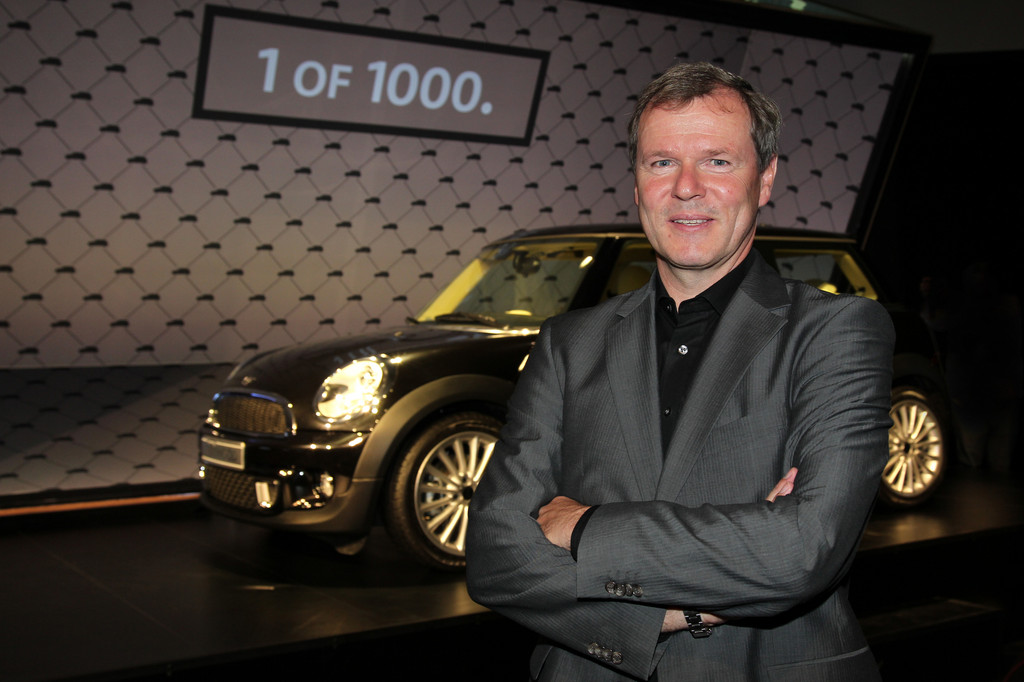 Dr. Kay Segler, Markenmanagement-Leiter, bei der Deutschland-Premiere des Mini Inspired by Goodwood.