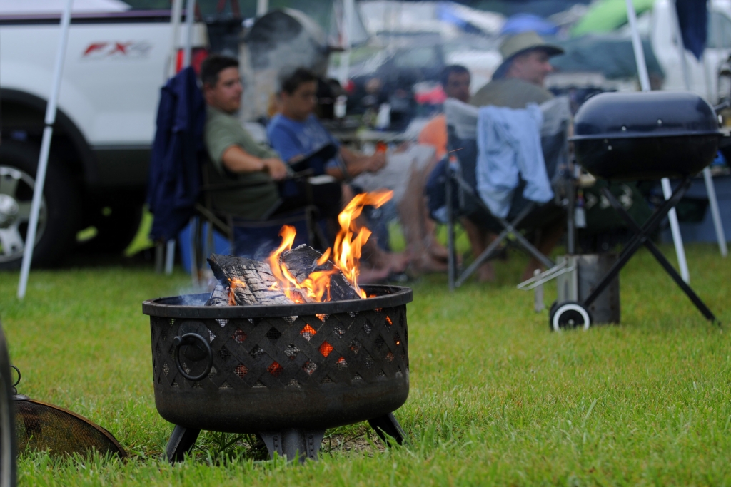 Ein Lagerfeuer gehört dazu.