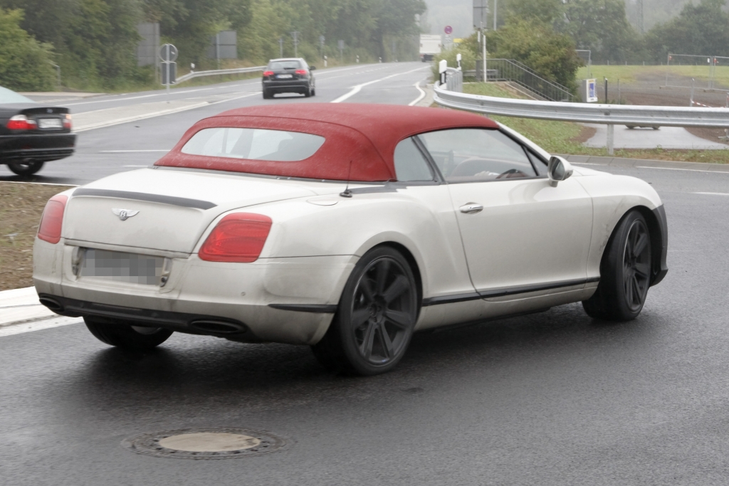 Erwischt: Erlkönig Bentley Continental GTC Speed
