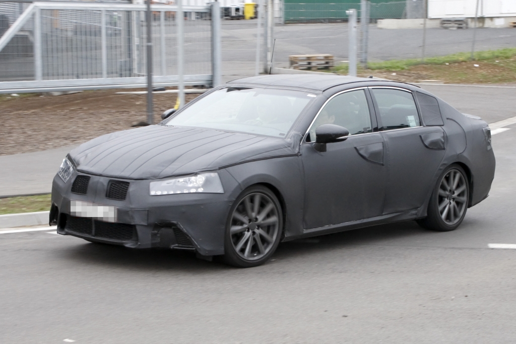 Erwischt: Erlkönig Lexus GS – Mehr Risiko im September