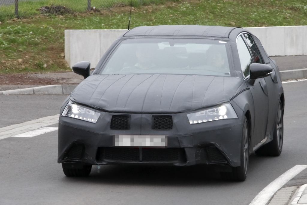 Erwischt: Erlkönig Lexus GS – Mehr Risiko im September
