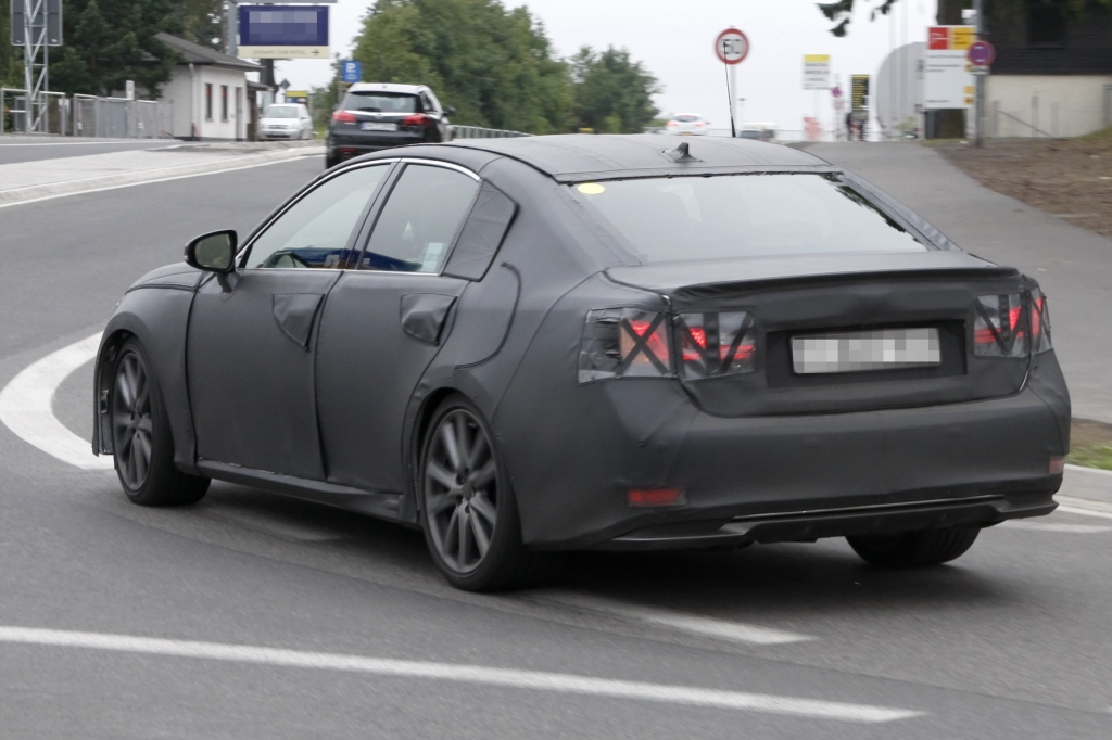 Erwischt: Erlkönig Lexus GS – Mehr Risiko im September