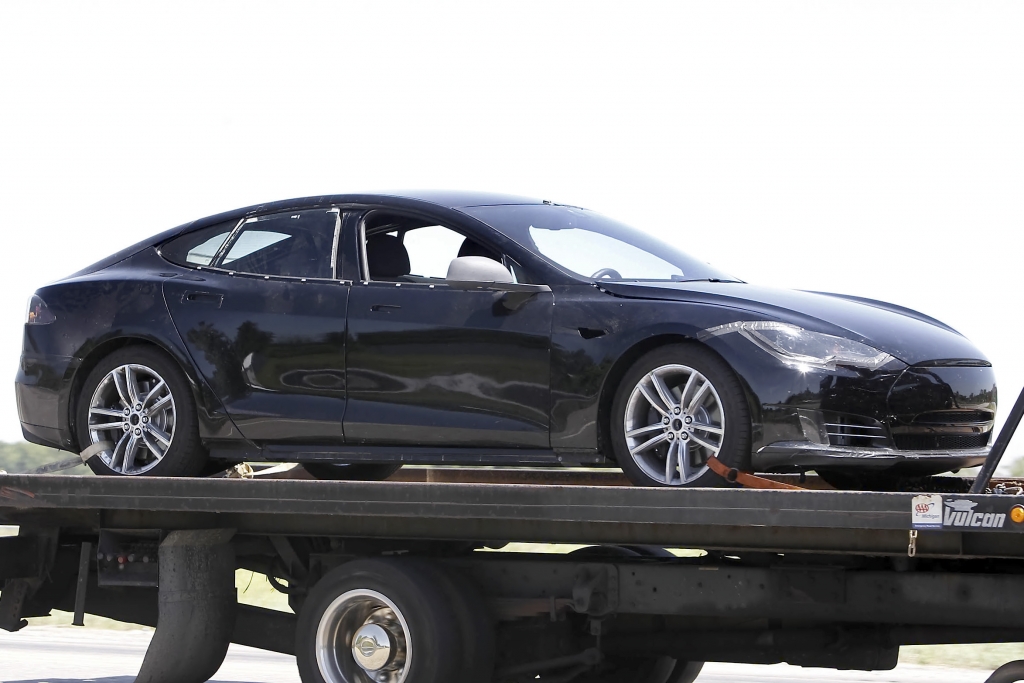Erwischt: Erlkönig Tesla Model S